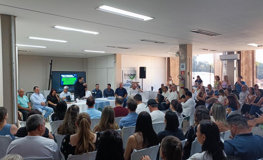 Entrega de kits tecnológicos para as escolas municipais.